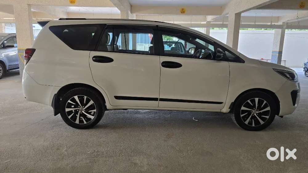 Toyota Innova Crysta 2022 Diesel 37200 Km Driven