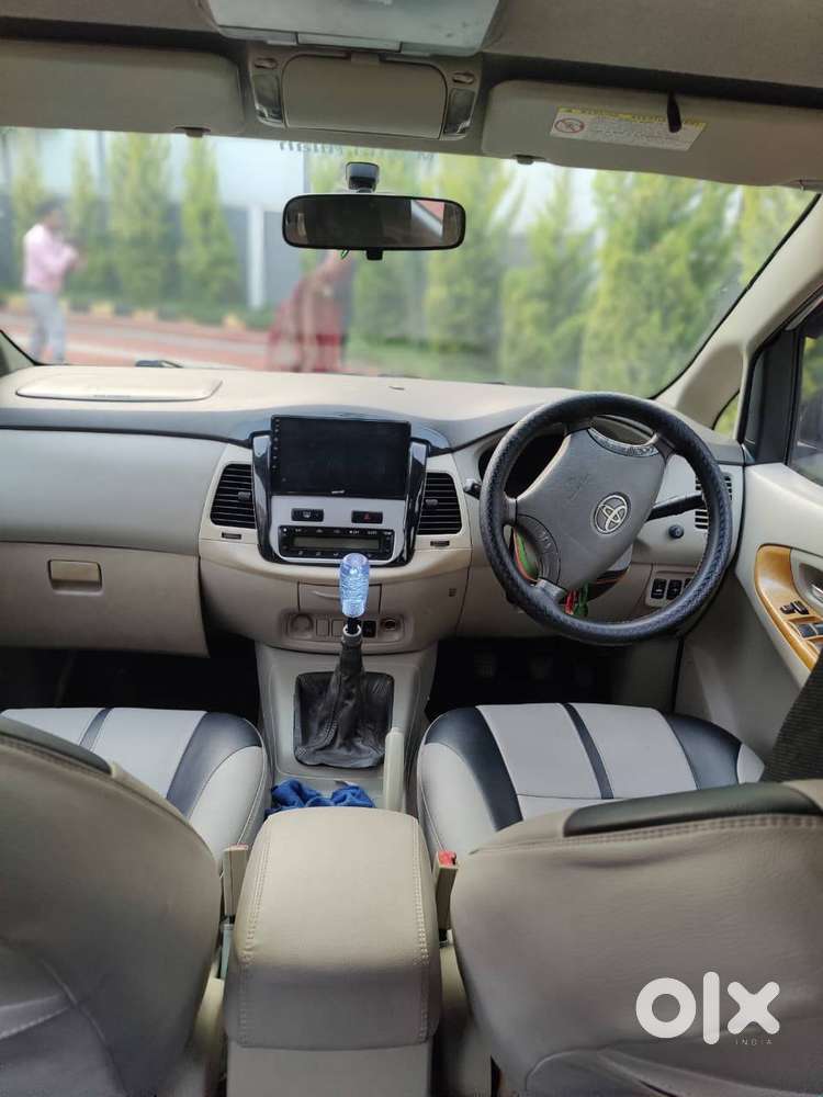 Innova 2.5v 2009 Model 8seater Well Maintain