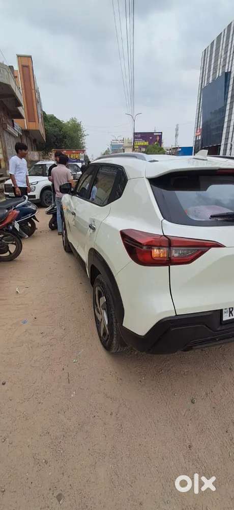 Nissan Magnite 2025 Petrol 18000 Km Driven Well Condition