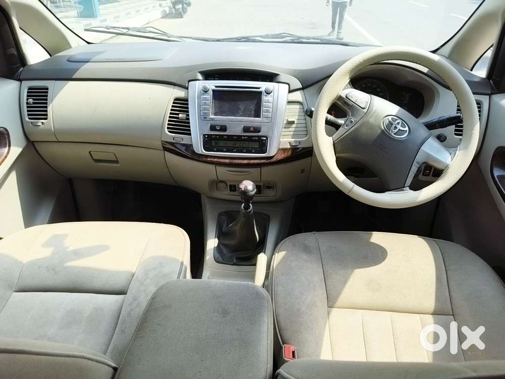 Toyota Innova 2.5 V 8 Str, 2013, Diesel