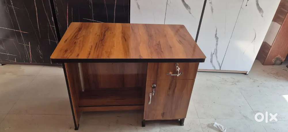 Counter Table cosmetic  Shop conter