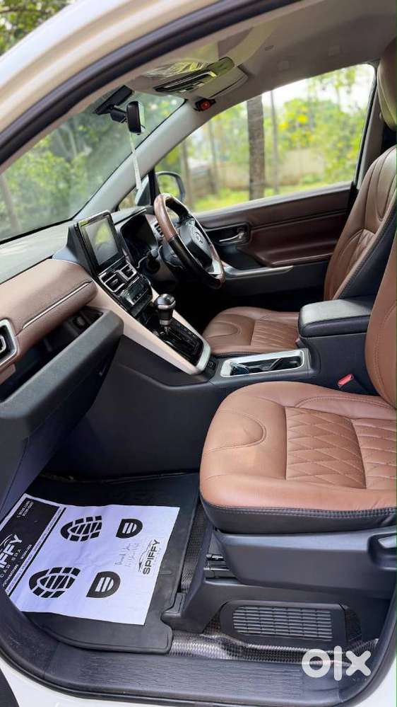 Toyota Innova Hycross 2.0 Vx Hybrid 8 Str, 2023, Petrol