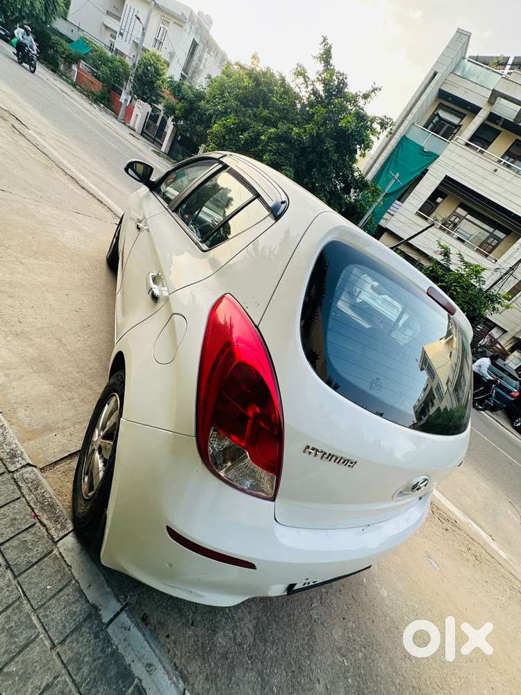 Hyundai I20 Sportz 1.4 Crdi 6 Speed Bs-iv, 2013, Diesel