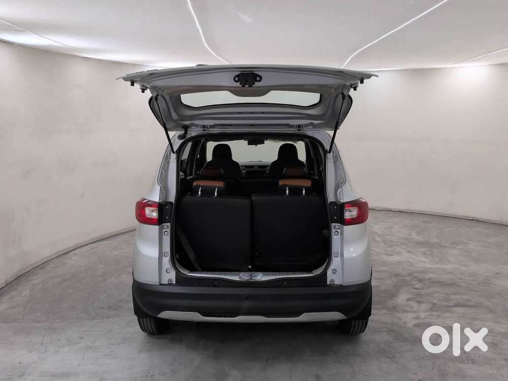 Renault Triber Rxt, 2022, Petrol
