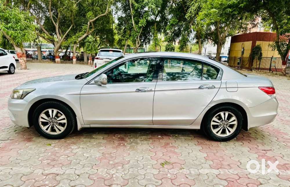 Honda Accord 2.4 Elegance Manual, 2012, Petrol
