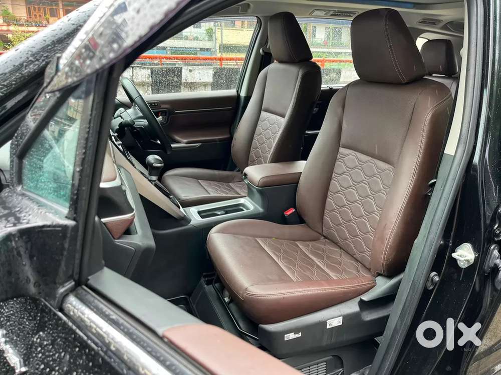 Toyota Innova Hycross 2.0 Zx (o) Hybrid 7 Str, 2025, Petrol