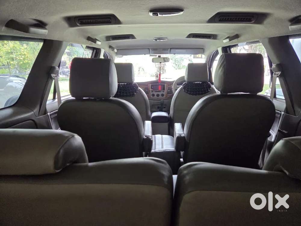 Toyota Innova 2014