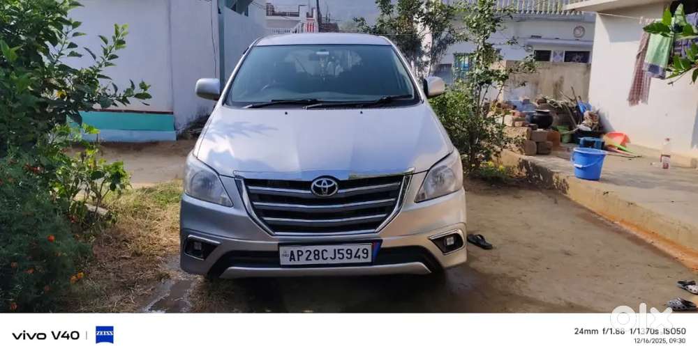 Toyota Innova 2013 Diesel Well Maintained