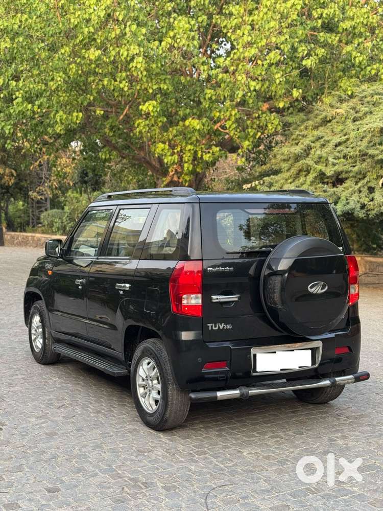 Mahindra Tuv 300 Mhawk100 T8 Dual Tone, 2017, Diesel