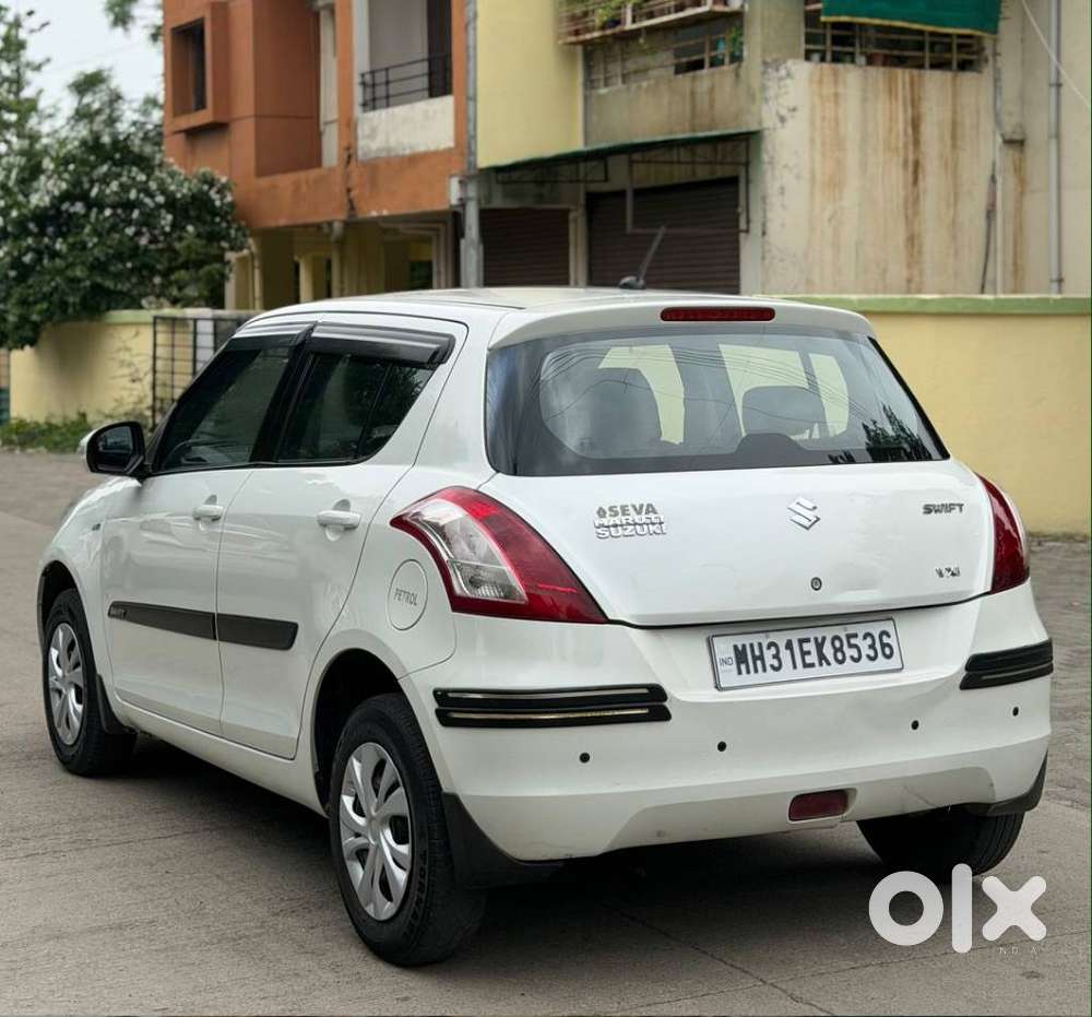 Maruti Suzuki Swift Vxi With Abs, 2015, Petrol