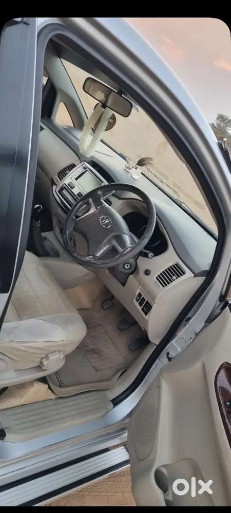 Toyota Innova 2.5 G4 2014