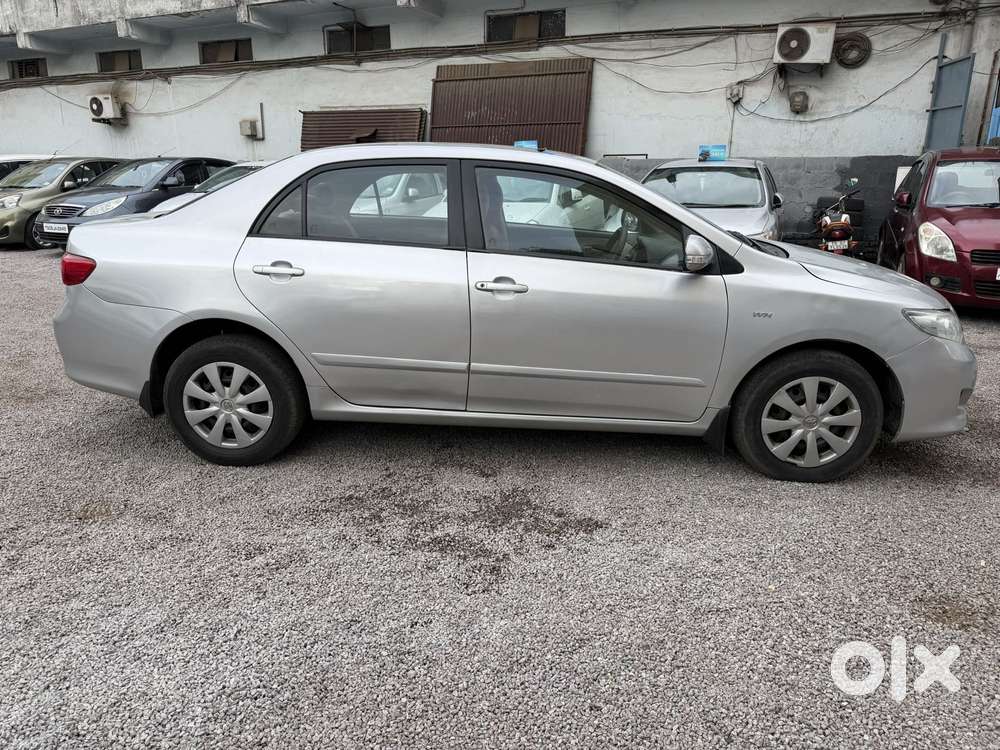 Toyota Corolla Altis Aero 1.8 J, 2011, Petrol