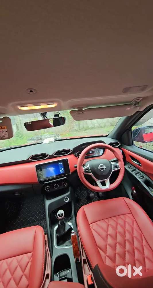 Nissan Magnite Variant 2025nov  Cng+petrol-cng Mileage 33km Petrol 18