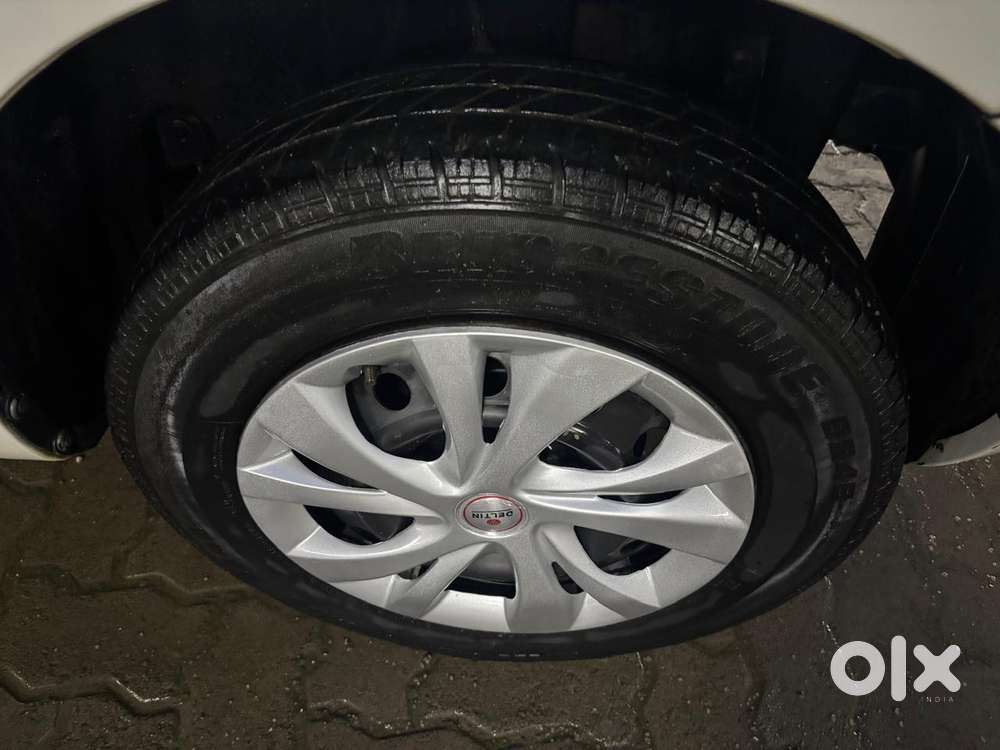 Maruti Suzuki Swift Vxi + Manual, 2015, Petrol