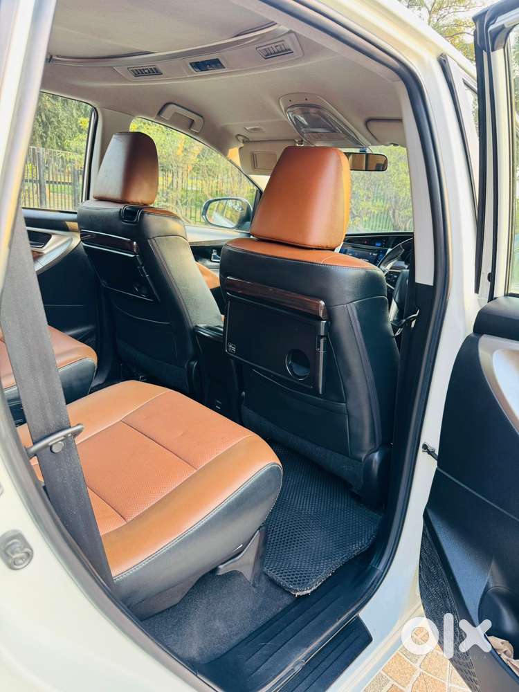 Toyota Innova Crysta