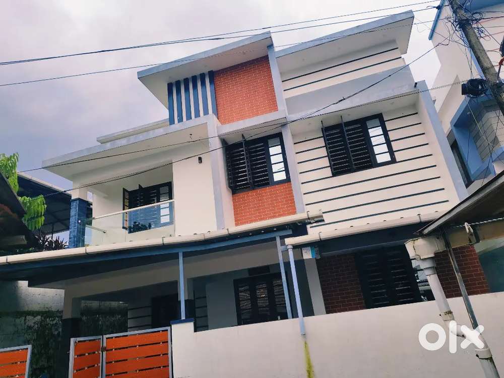 4 bedroom villa Kakkanad Thevakkal kuzhivelipady busroot 300 mtr