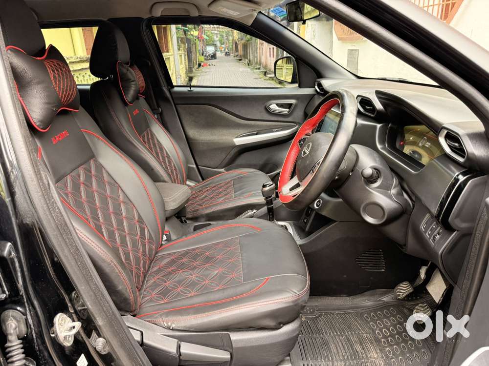 Nissan Magnite 1.0 Xv Premium, 2023, Petrol