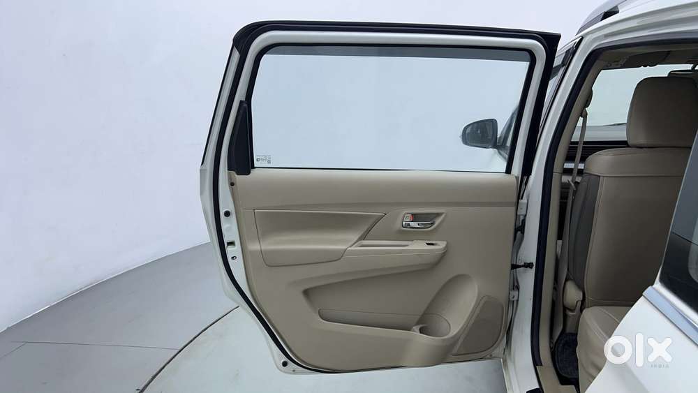 Maruti Suzuki Ertiga Zxi Plus At Shvs, 2024, Petrol