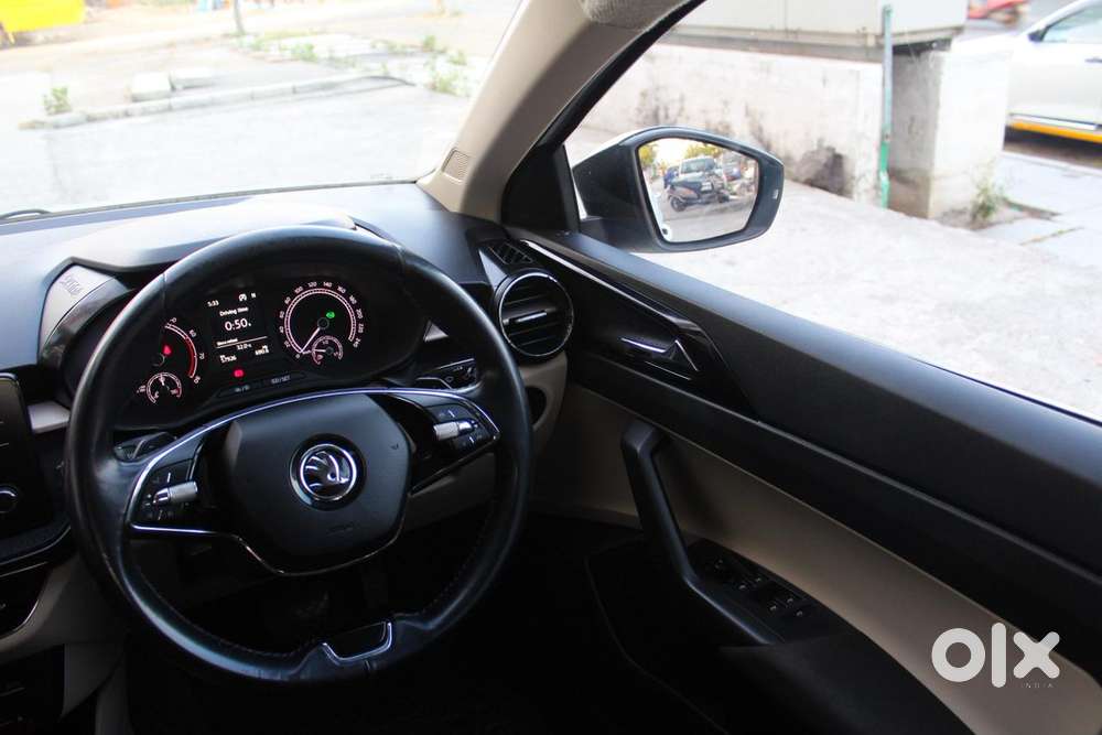 Skoda Slavia 1.0 Ambition Tsi, 2022, Petrol