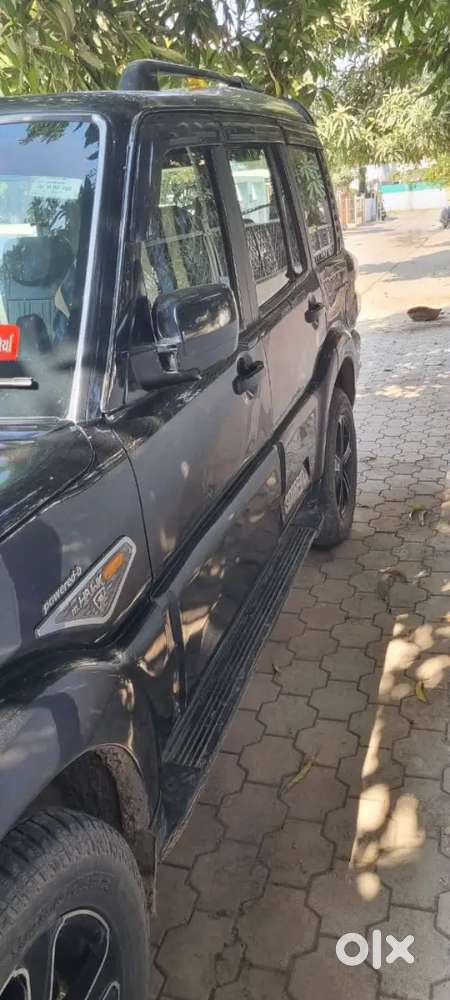 Mahindra Scorpio S10 2016
