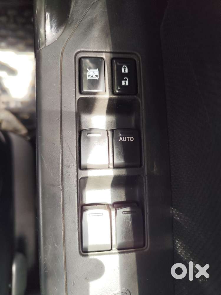 Maruti Suzuki Vitara Brezza 1.5 Vxi At, 2021, Petrol
