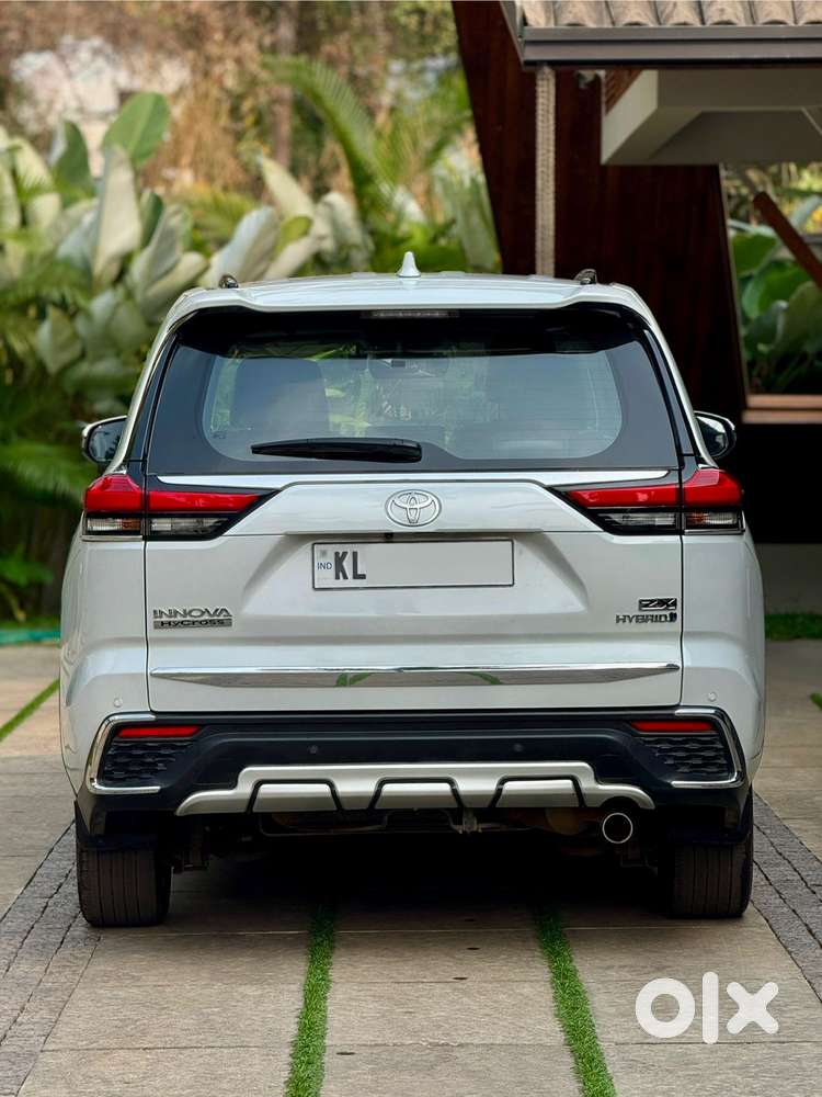 Toyota Innova Hycross 2.0 Zx (o) Hybrid 7 Str, 2024, Diesel