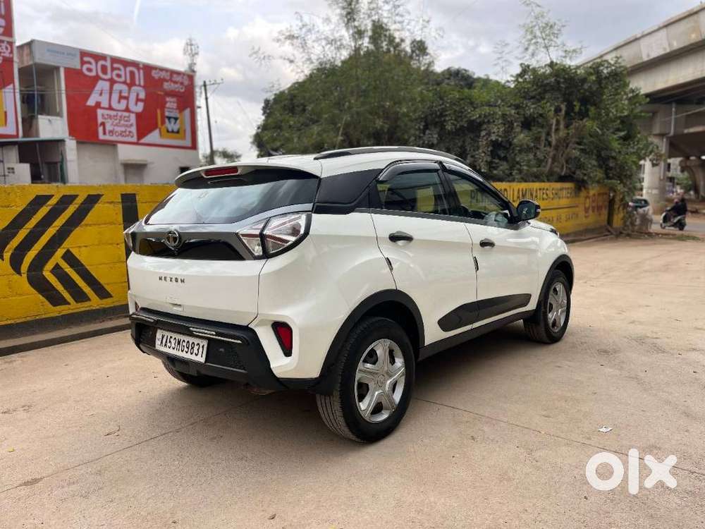 Tata Nexon 1.2 Revotron Xma Amt (s), 2020, Petrol