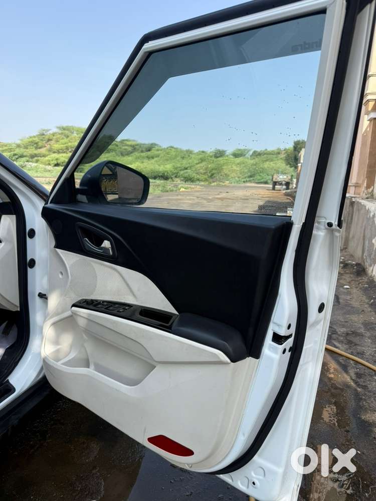 Mahindra Xuv 3xo 2024 Petrol 60222 Km Driven