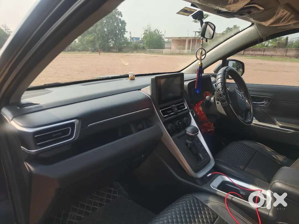 Toyota Innova Hycross 2024 Variant