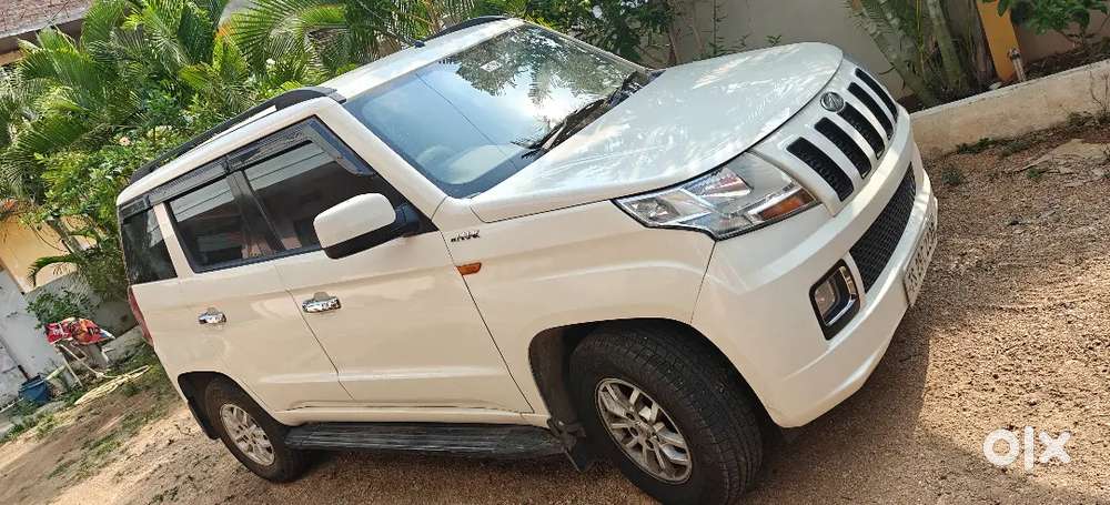 Mahindra Tuv 300 T8 2017 Diesel 76300 Km Driven