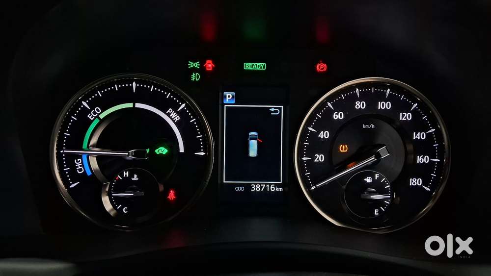 Toyota Vellfire 2.5 Hybrid, 2023, Petrol