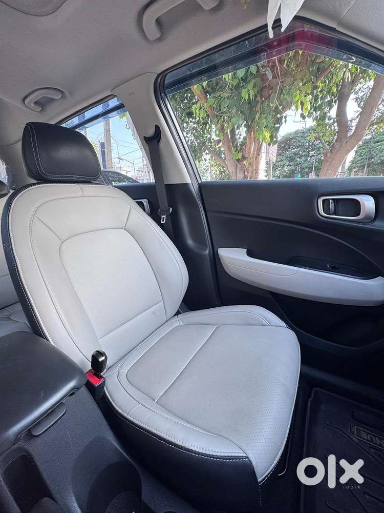 Hyundai Venue Automatic Petrol Feb 2025 Model