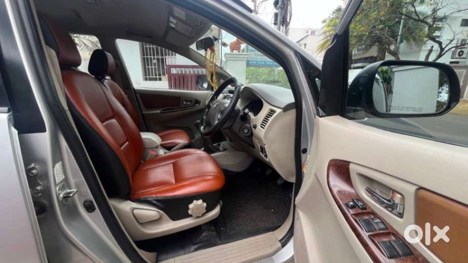 Toyota Innova 2.5 Vx 8 Seater Bs Iv, 2012, Diesel