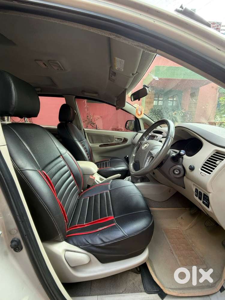 Toyota Innova V Option 2013