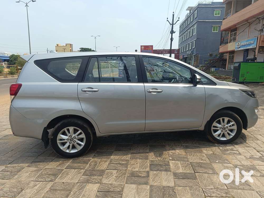 Toyota Innova Crysta 2.4 G Mt 8s, 2017, Diesel