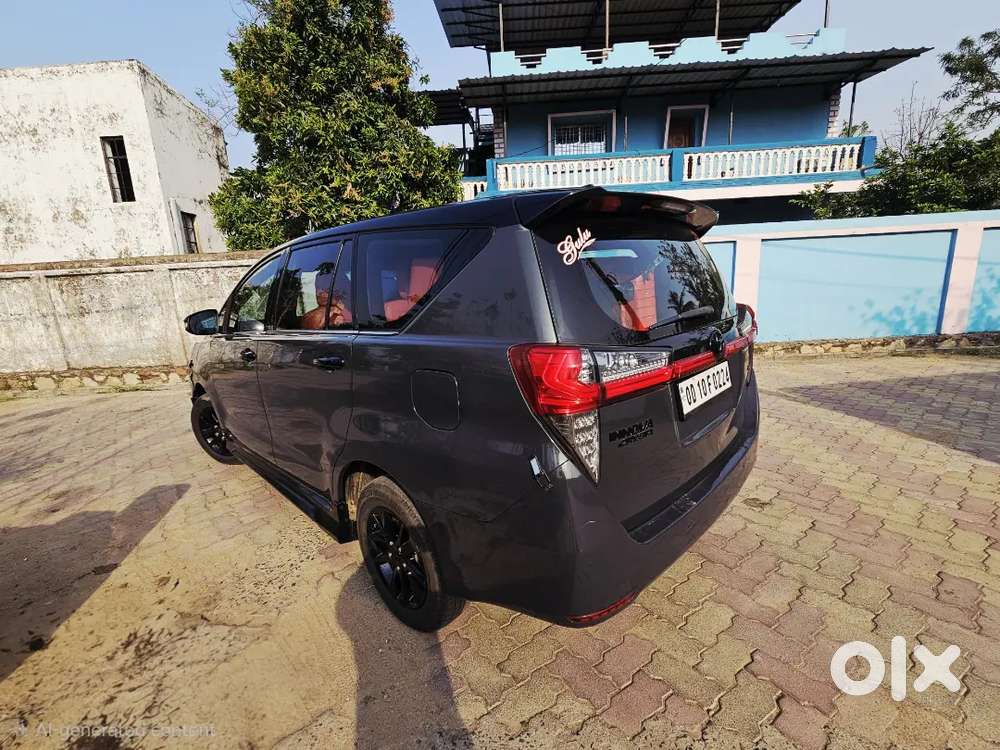 Toyota Innova Crysta 2017 @ 2.4 V Model @ 8 Seater