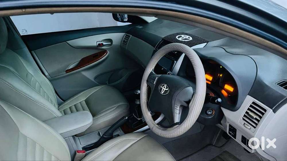 Toyota Corolla Altis 2009-10 Petrol Well Maintained