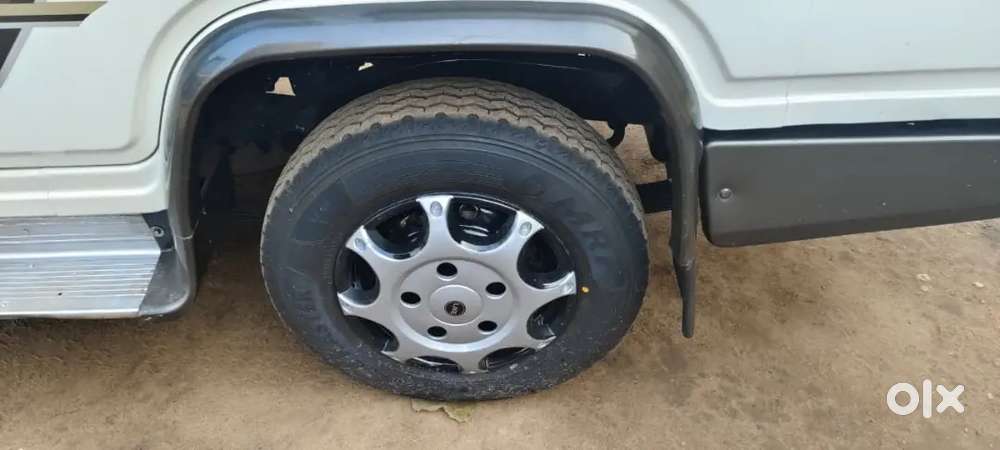 Mahindra Bolero Power Plus 2016 ( 9 Siter With Ac)
