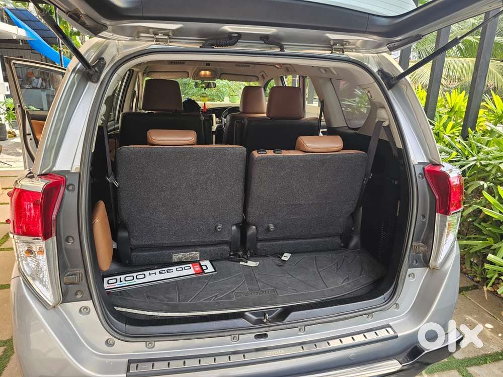 Toyota Innova Crysta 2.8z At Top Variant
