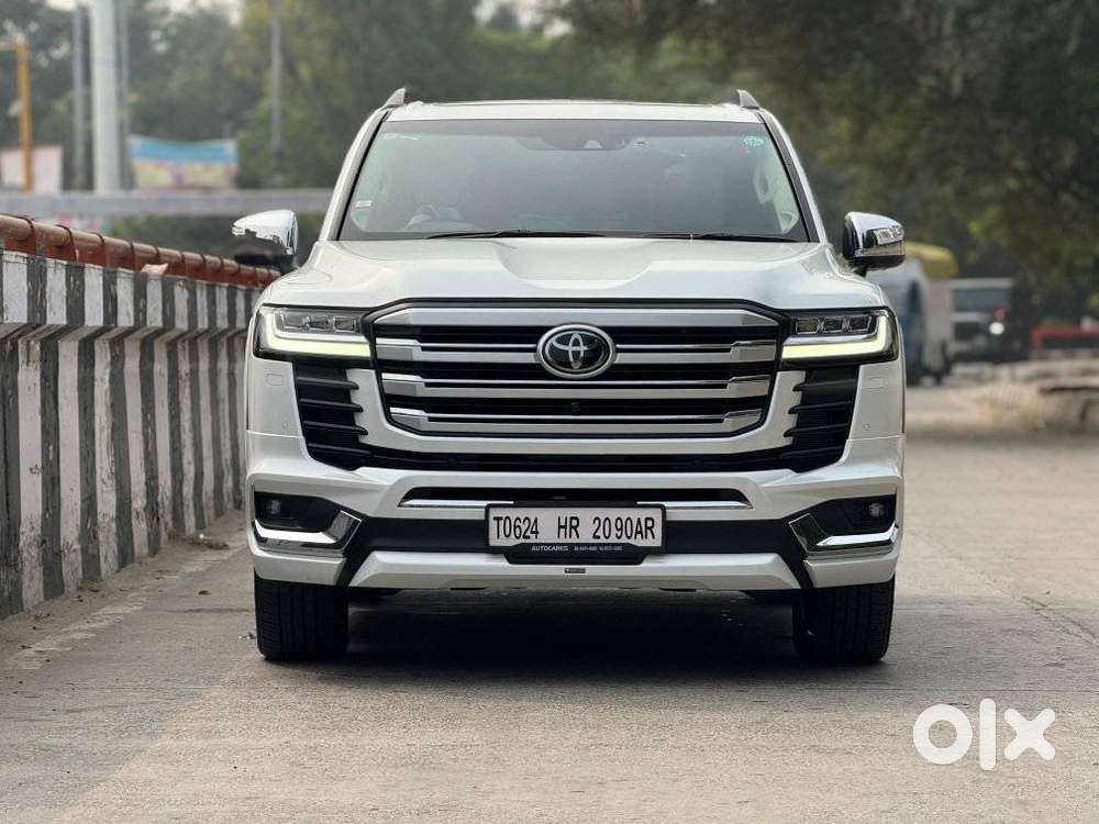 Toyota Land Cruiser Zx Petrol, 2025, Petrol