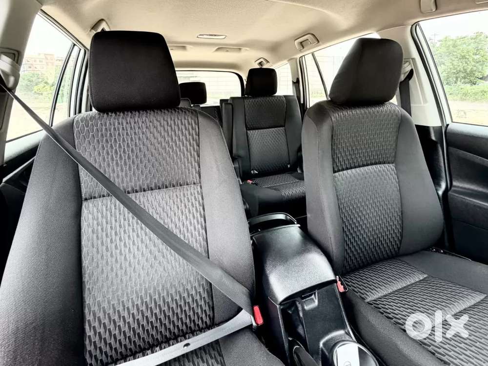 Toyota Innova Crysta 2.4 G Mt 7 Str, 2022, Diesel
