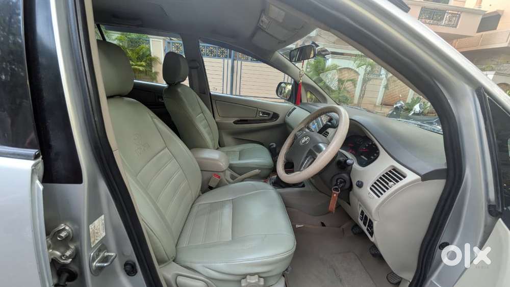 Toyota Innova 2.5 Ev (diesel) Ps 8 Seater Bs Iv, 2014, Diesel