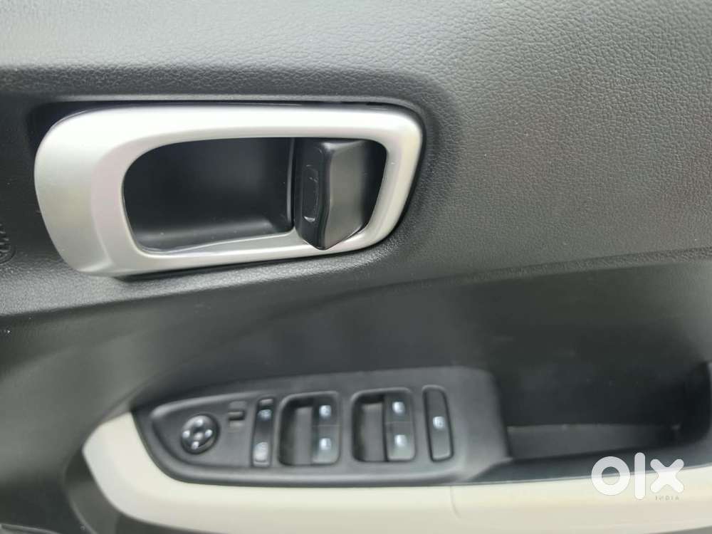 Hyundai Venue 1.2 S (o), 2023, Petrol