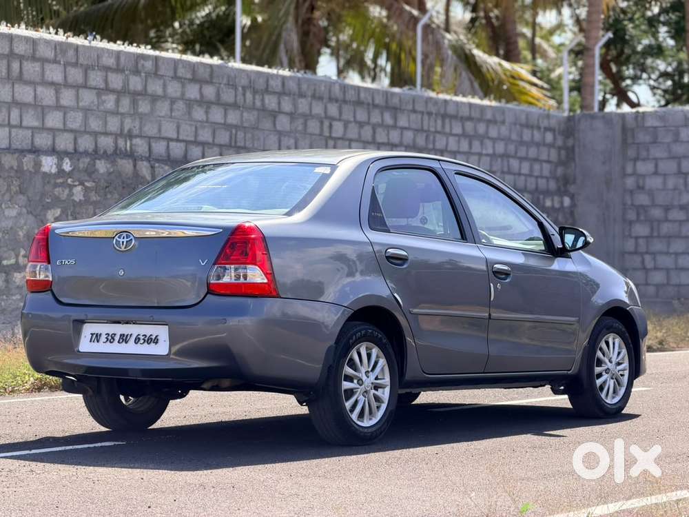 Toyota Etios V, 2013, Petrol
