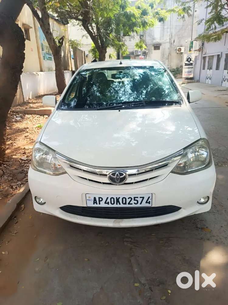 Toyota Etios [2010-2012] Petrol