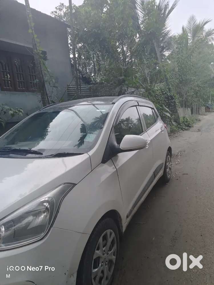 Hyundai I10 Sportz 2016 Top Model