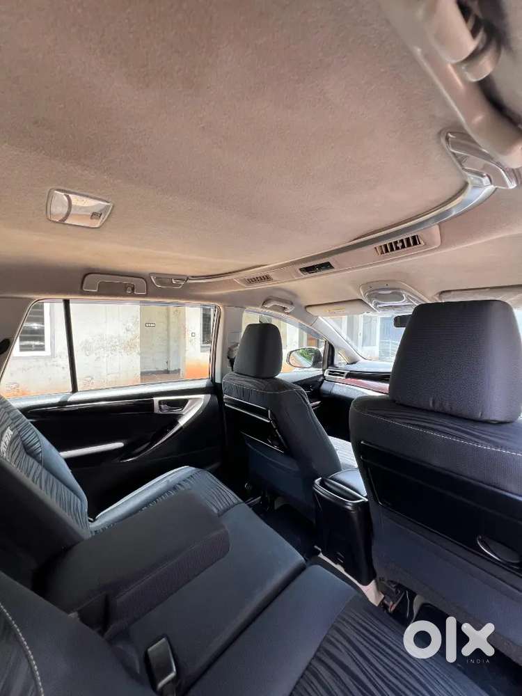 Toyota Innova Crysta 2019 Diesel 200000 Km  Toyota Service