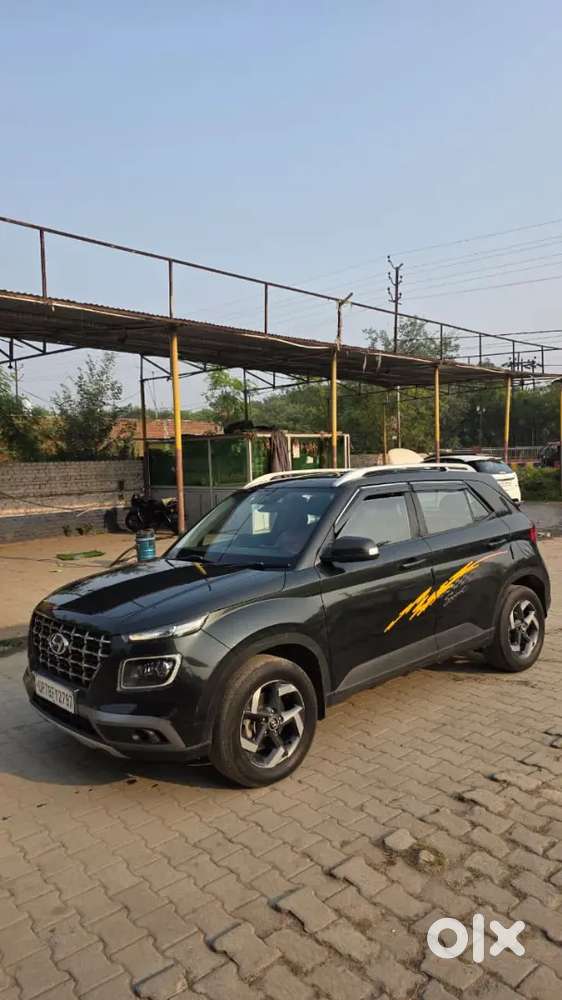 Hyundai Venue 2020 Diesel 65000 Km Driven