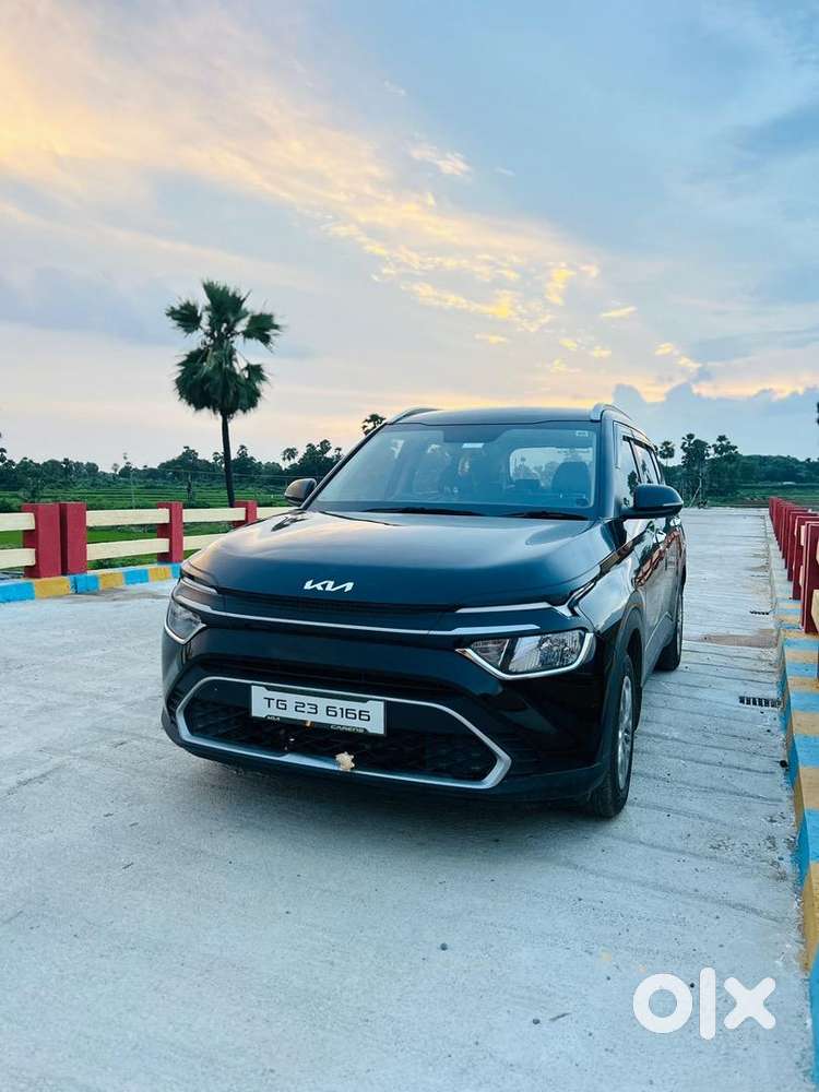 Kia Carens 2025 Petrol Well Maintained