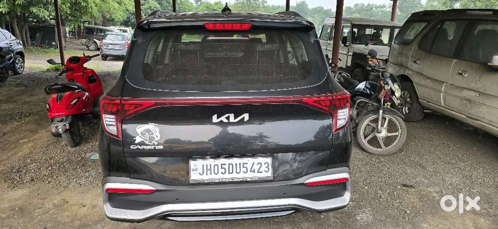 Kia Carens Premium Petrol Manual 2024